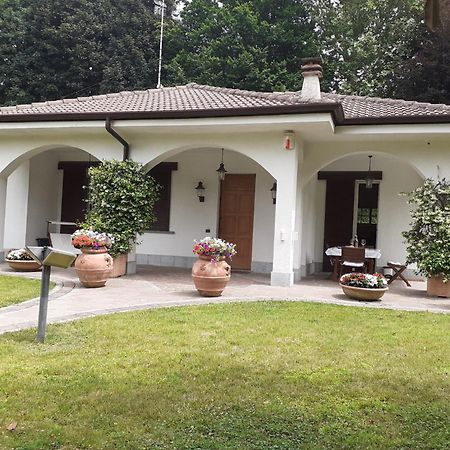 B&B Le Magnolie Carimate Exterior foto